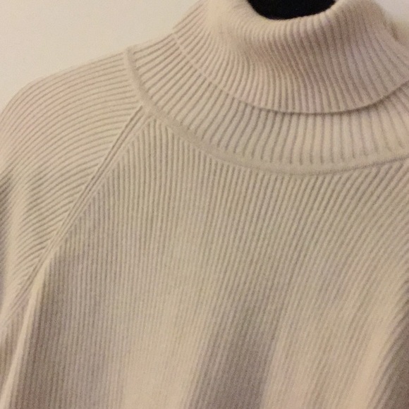 Harvey Benard sweater - Picture 2 of 5